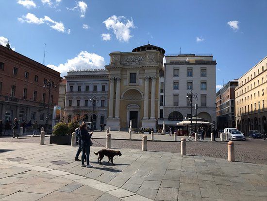 Piazza Giuseppe Garibaldi